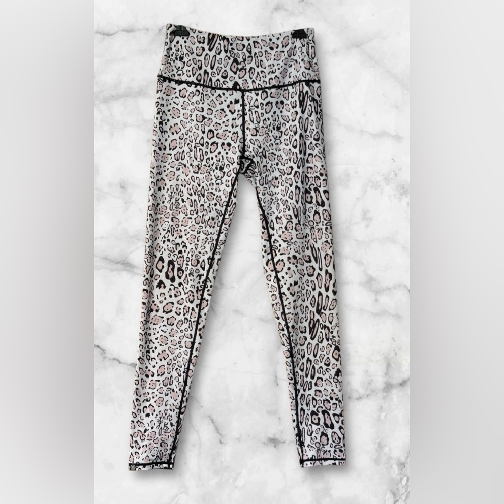 EUC Mirna High Waist Leggings- Leopard Print
BEAT OUTDOOR GEAR SZ L